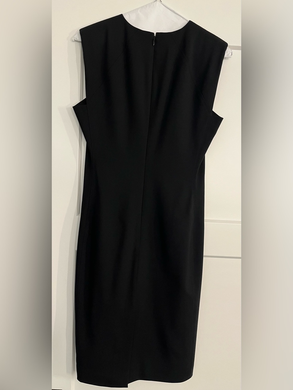Theory Black "Classic Power" Wool Knee-Length Fitted Dress, Size 4 - Picture 2 of 6